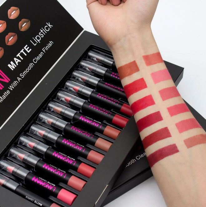 Matte Lipstick Waterproof Long-lasting Velvet Lipstick Set - Close-up detail shot